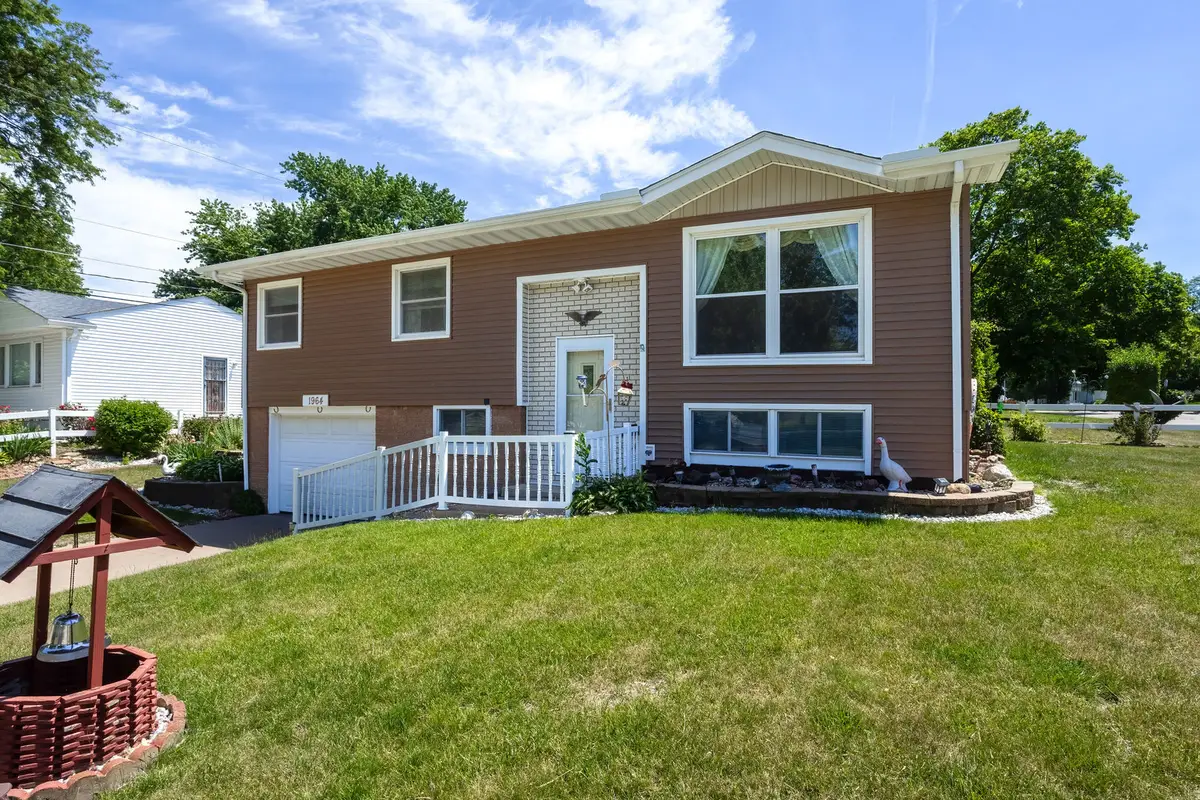 1964 N Oak Street, Bettendorf, IA 52722 - #1