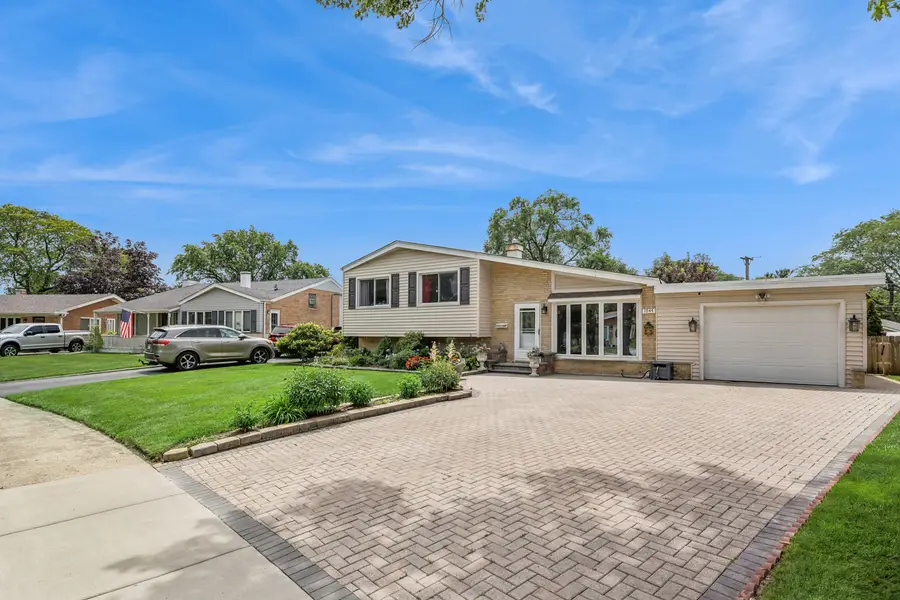 1044 Charing Cross Road, Lombard, IL 60148 - #2
