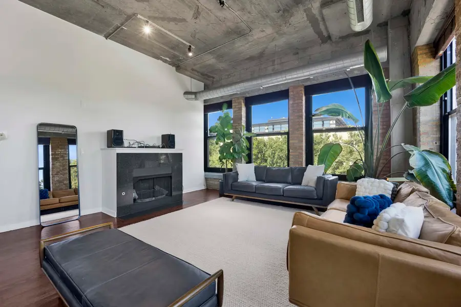1069 W 14th Place #332, Chicago, IL 60608 - #2