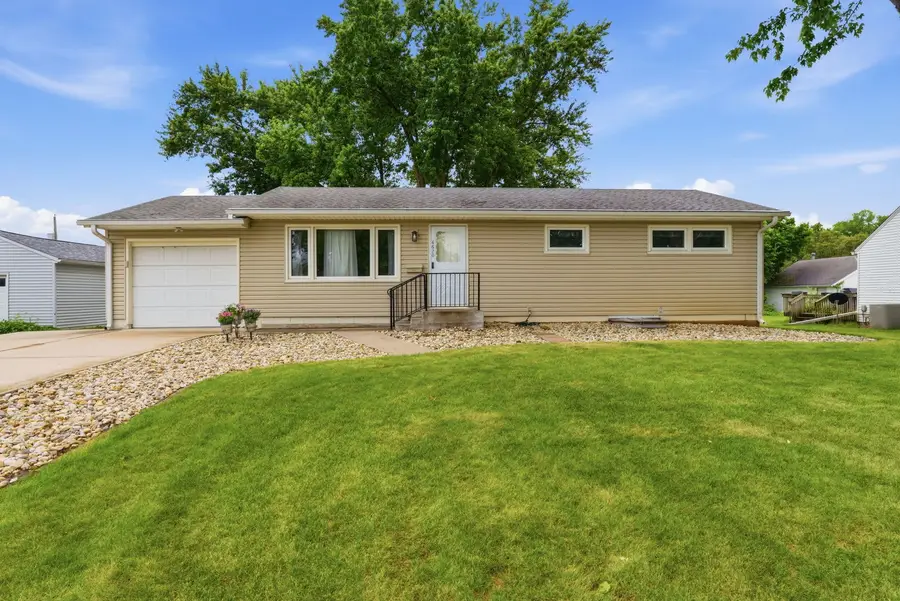 4620 50th Avenue, Moline, IL 61265 - #3