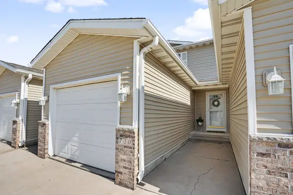 710 Prairie Meadow Drive, Blue Grass, IA 52726