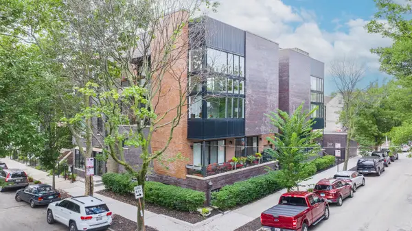 1641 W Pearson Street #2W, Chicago, IL 60622