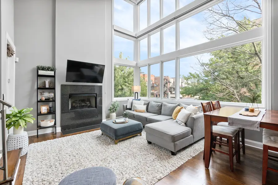 1641 W Pearson Street #2W, Chicago, IL 60622 - #2