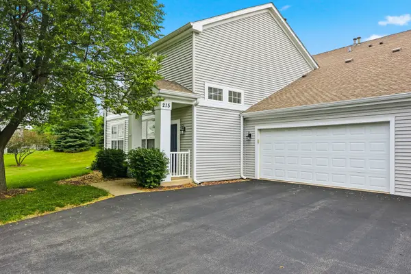 215 Grays Drive, Oswego, IL 60543