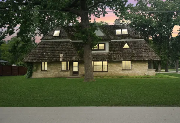 198 Oakwood Drive, Wood Dale, IL 60191