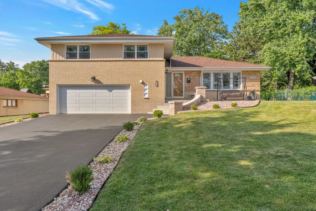 8714 Lynwood Drive, Hickory Hills, IL 60457 - #1