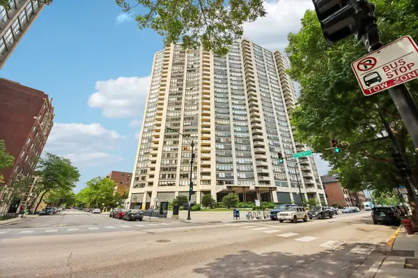 3930 N Pine Grove Avenue #2708, Chicago, IL 60613