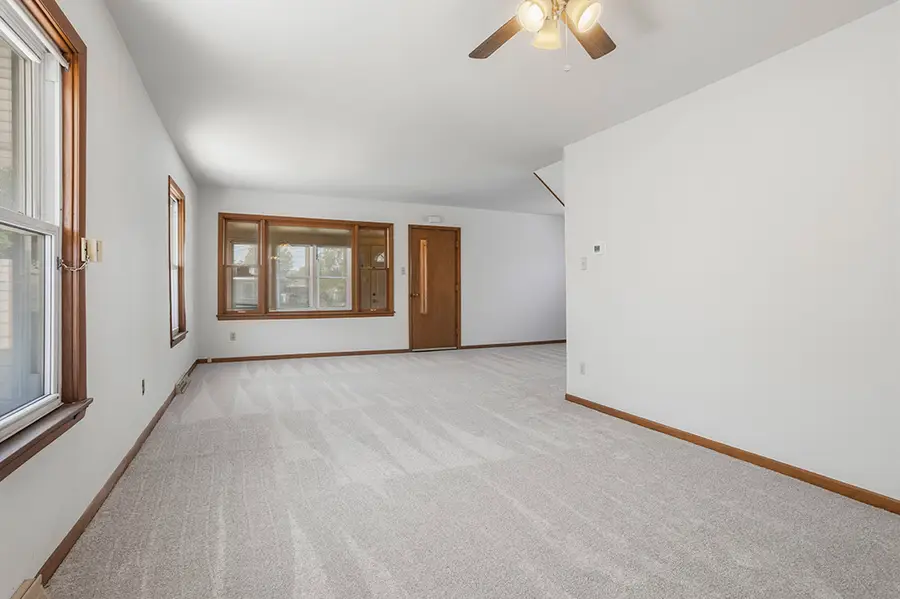 609 Greenbay Avenue, Calumet City, IL 60409 - #2