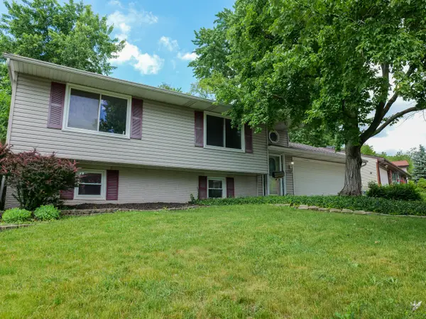 1707 S Green Meadows Boulevard, Streamwood, IL 60107