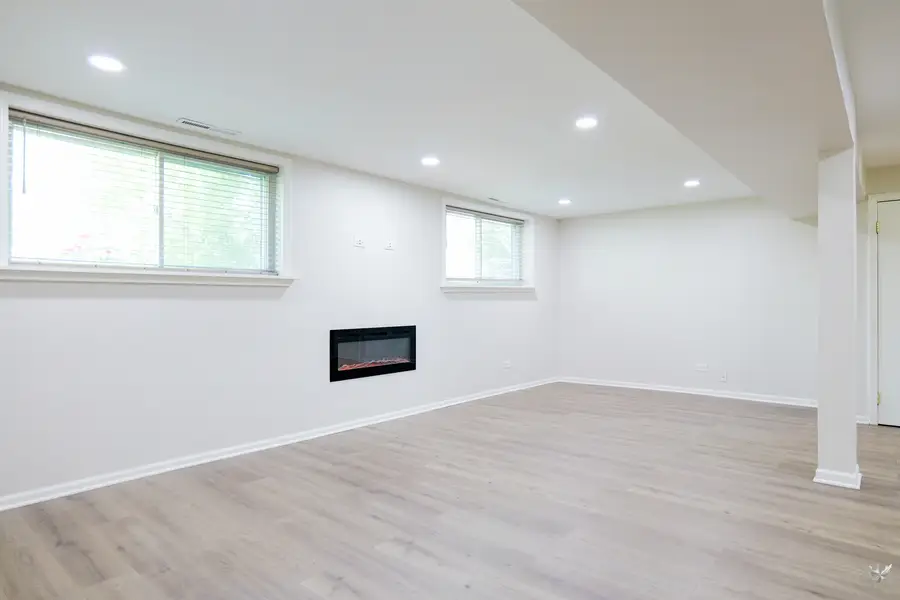 1707 S Green Meadows Boulevard, Streamwood, IL 60107 - #3