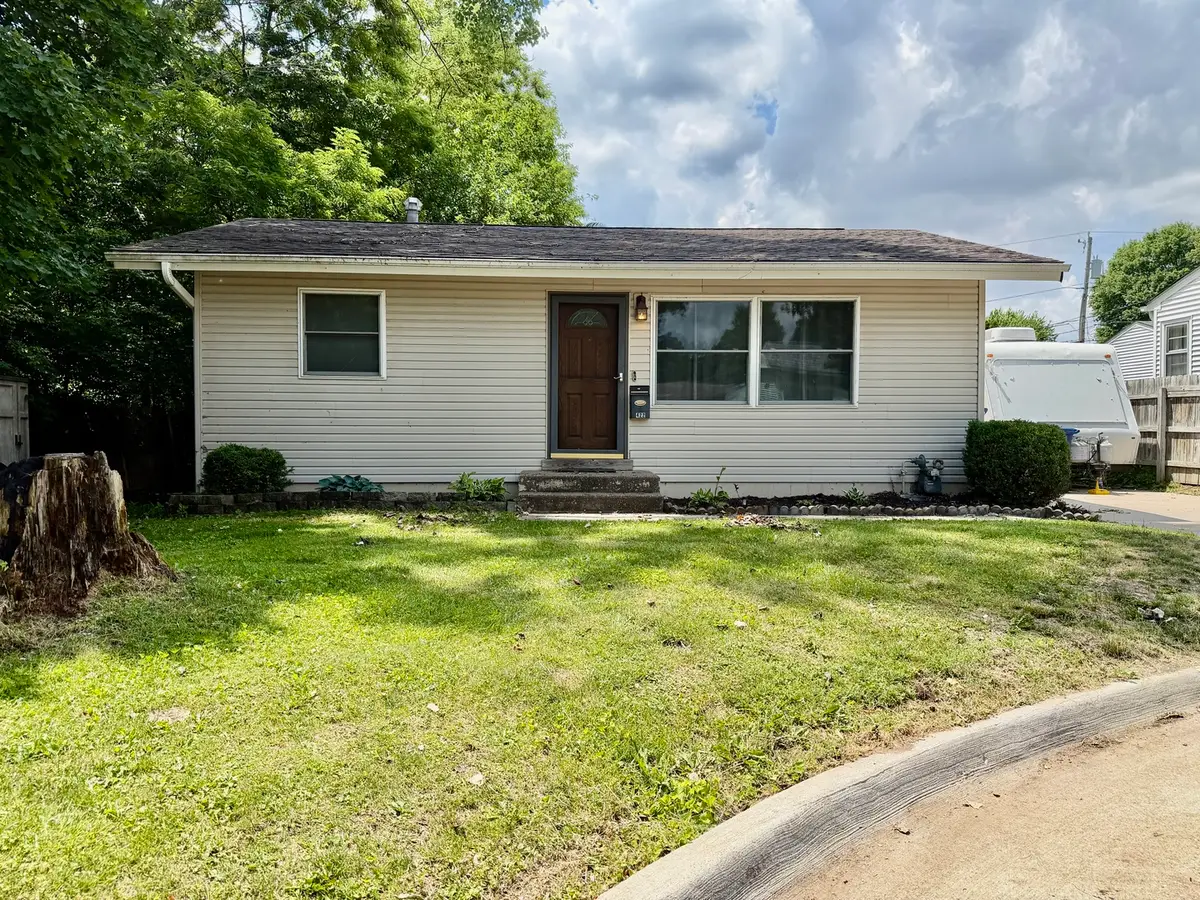 422 Ruth Place, Clinton, IA 52732 - #1