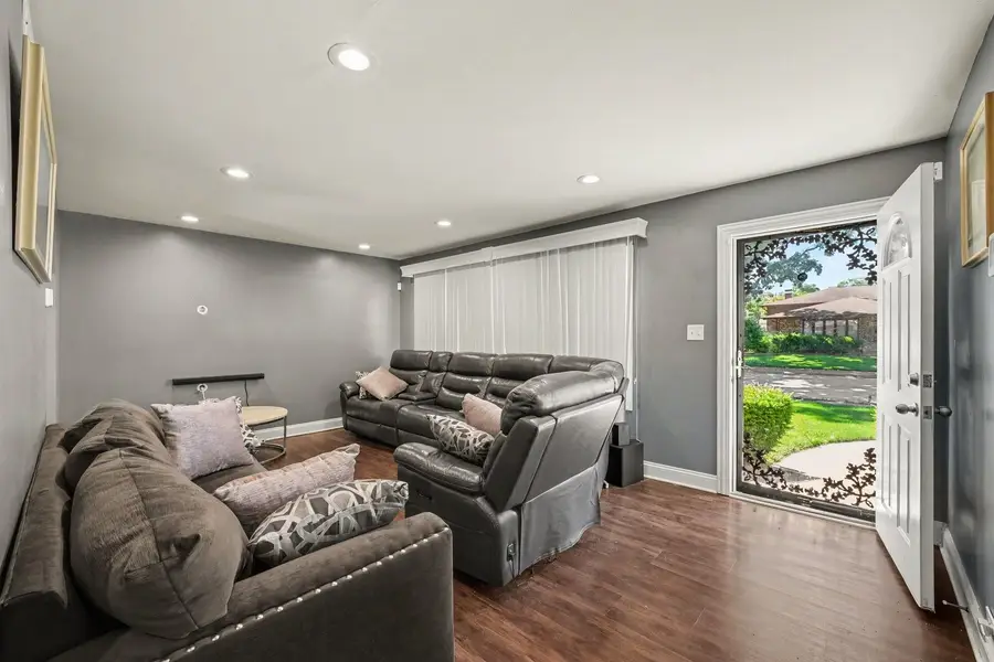 15659 Mutual Terrace, South Holland, IL 60473 - #2