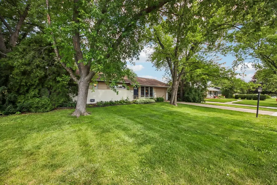 320 Illinois Boulevard, Hoffman Estates, IL 60169 - #2