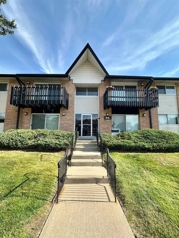 6A Kingery Quarter Road #203, Willowbrook, IL 60527