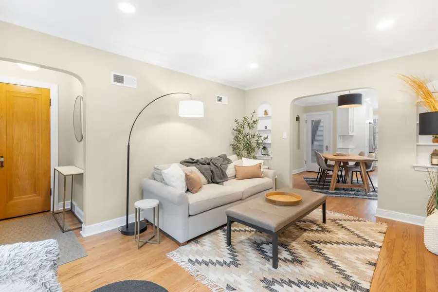 5823 N Merrimac Avenue, Chicago, IL 60646 - #3