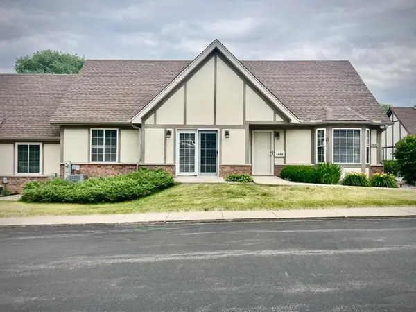 1820 Willow Circle Drive #1820, Crest Hill, IL 60403
