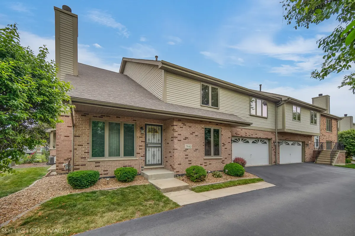 7940 W Tiffany Court, Palos Hills, IL 60465 - #1