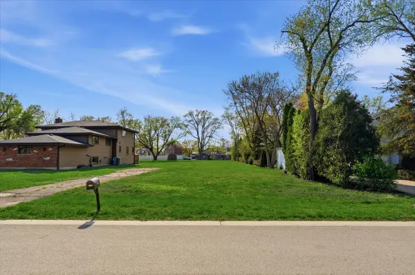 462 S Warren Avenue, Palatine, IL 60074