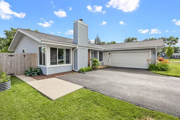 230 Plymouth Lane, Bolingbrook, IL 60440