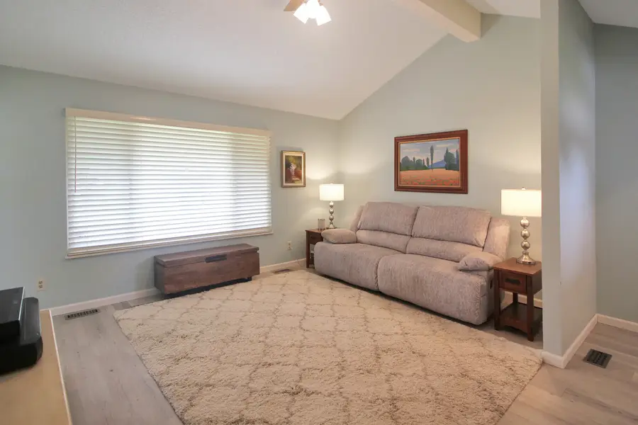 915 Laura Drive, Champaign, IL 61822 - #3