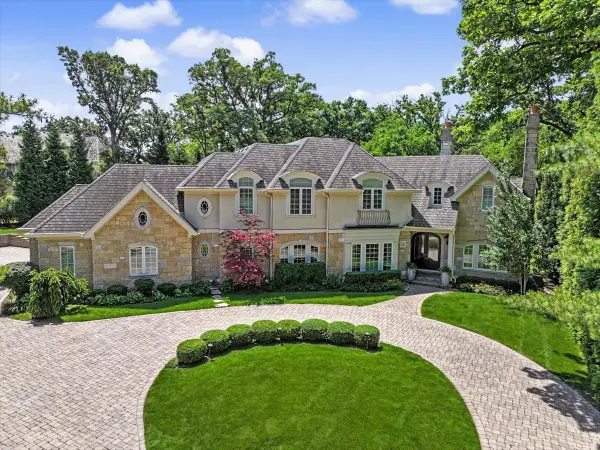 12 Carlisle Drive, Oak Brook, IL 60523