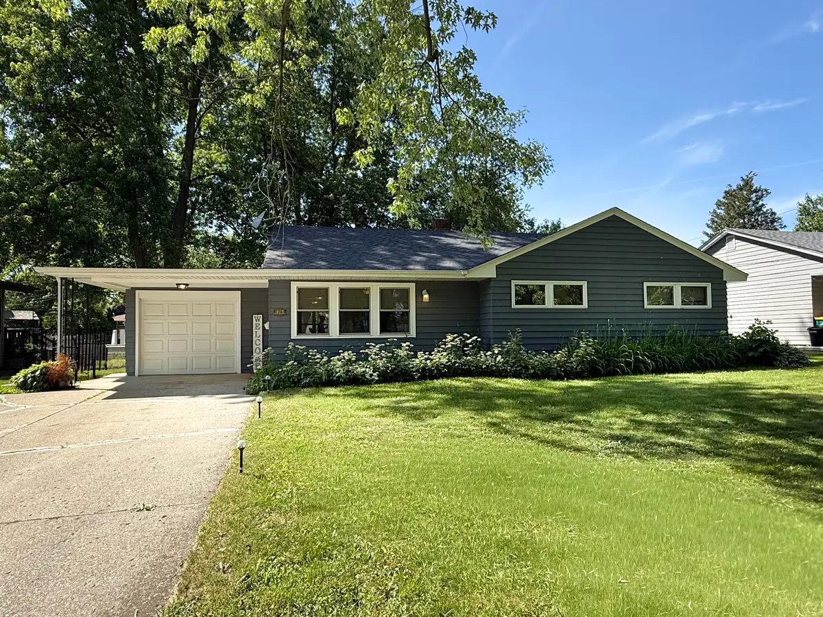 415 Parkside Drive, Sycamore, IL 60178 - #1