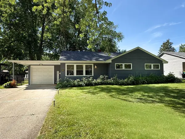 415 Parkside Drive, Sycamore, IL 60178