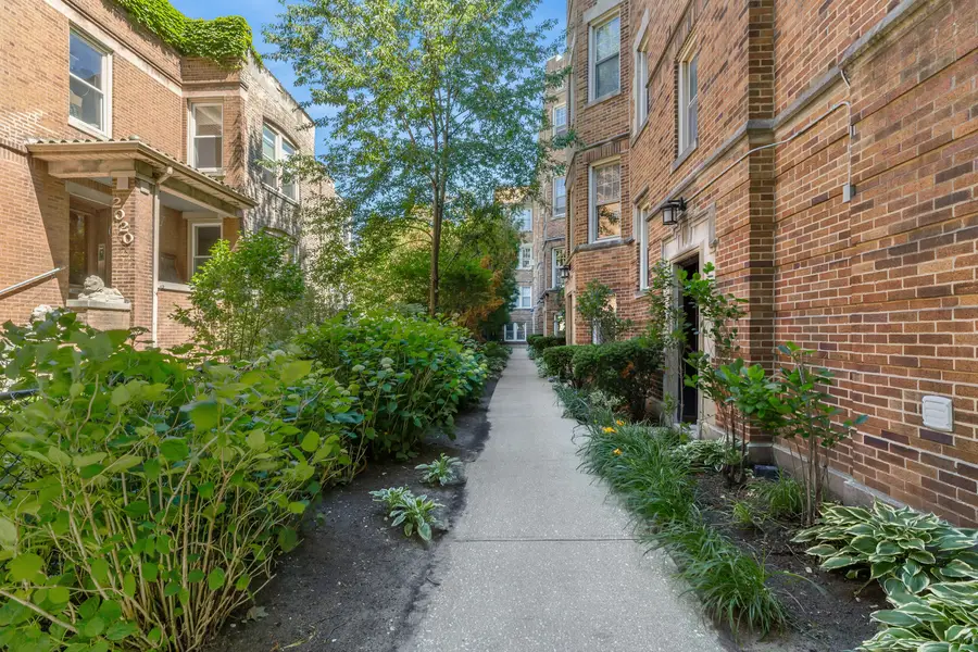2016.5 W Greenleaf Avenue #3D, Chicago, IL 60645 - #3
