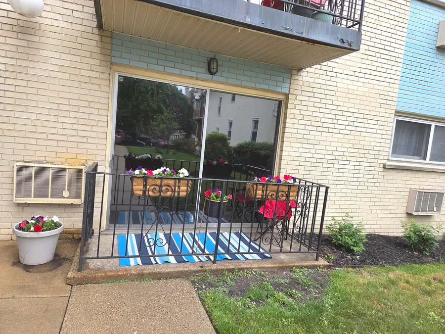 1236 W Farwell Avenue #1B, Chicago, IL 60626 - #2