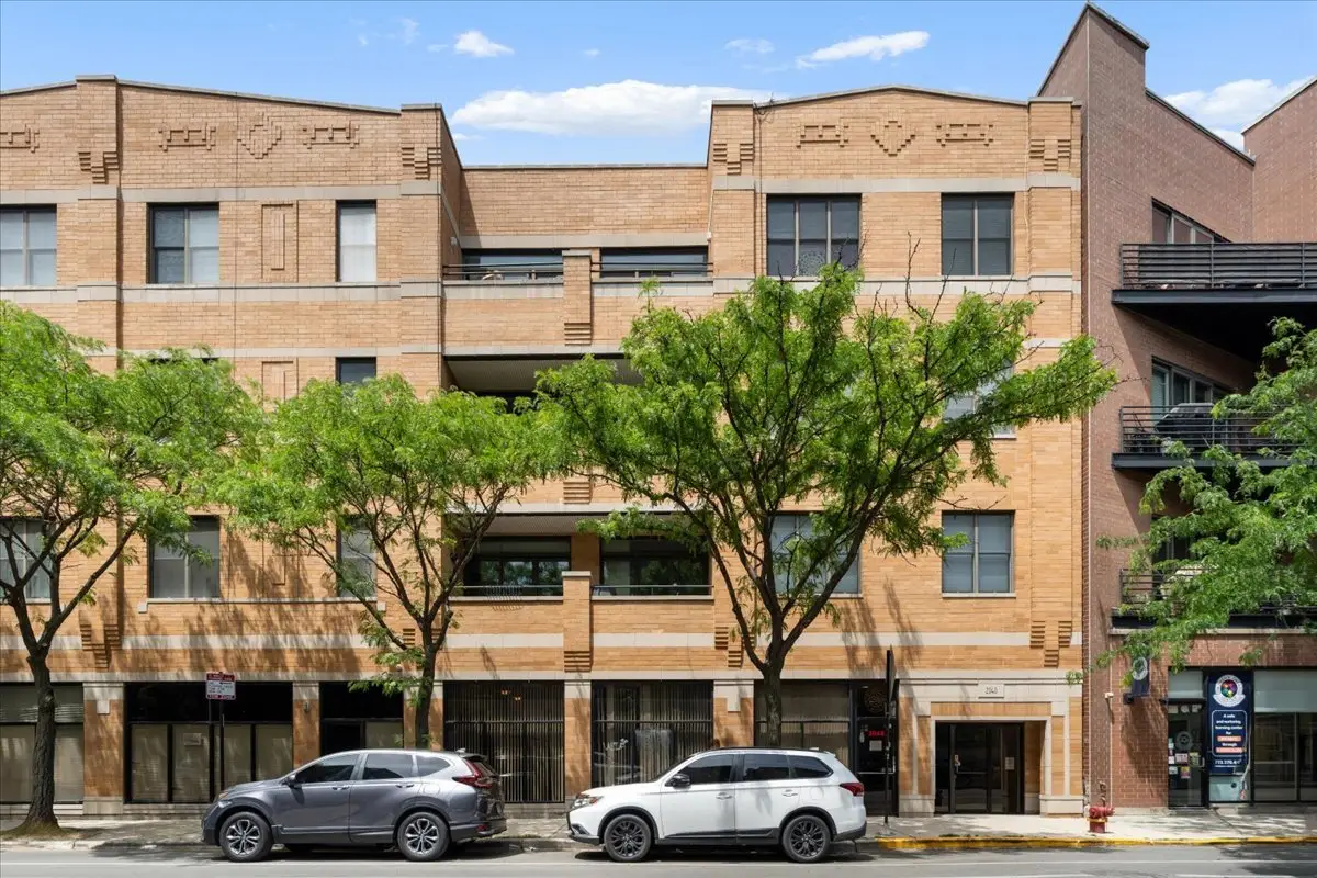 2040 W Belmont Avenue #302, Chicago, IL 60618 - #1