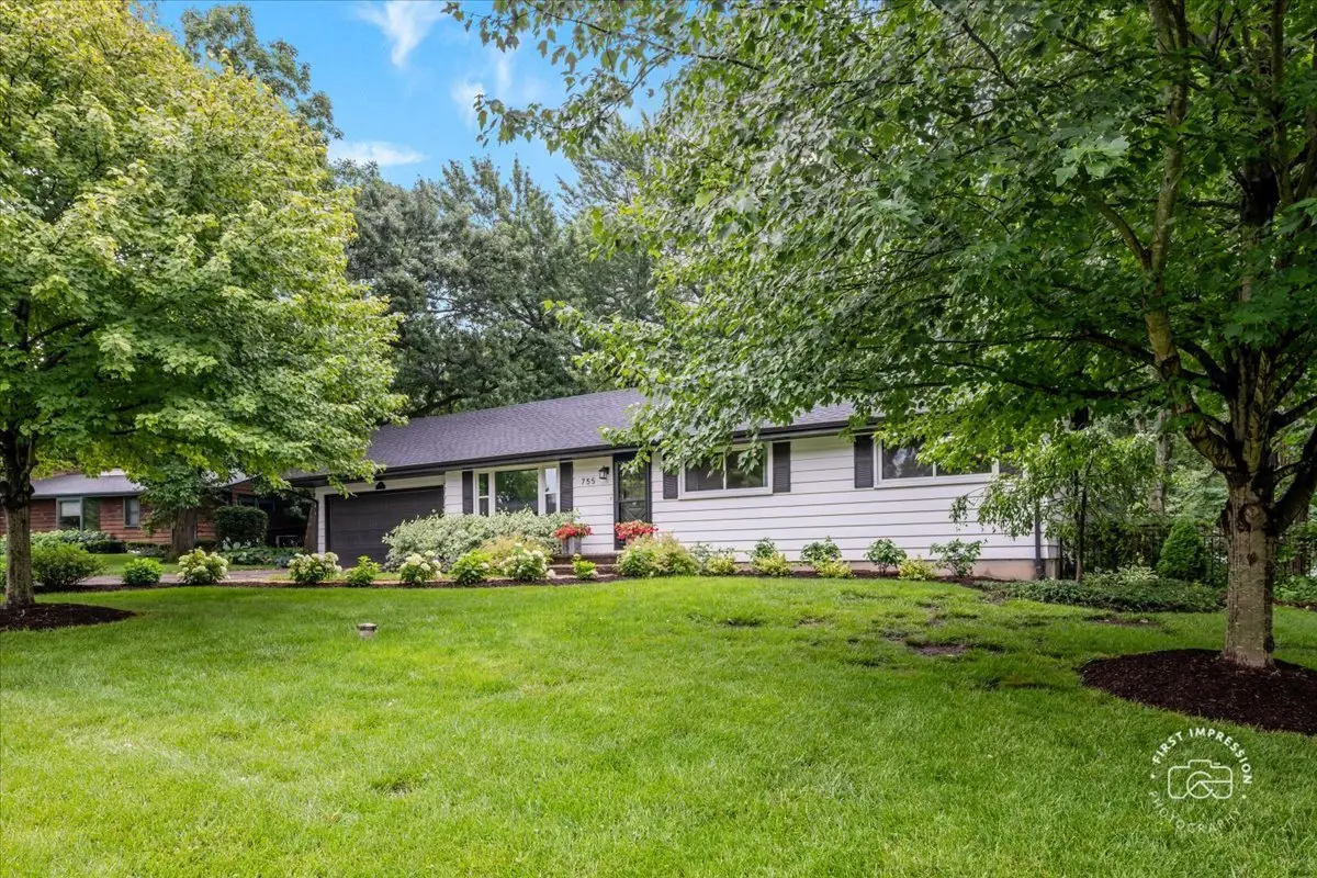 27W755 Robin Lane, West Chicago, IL 60185 - #1
