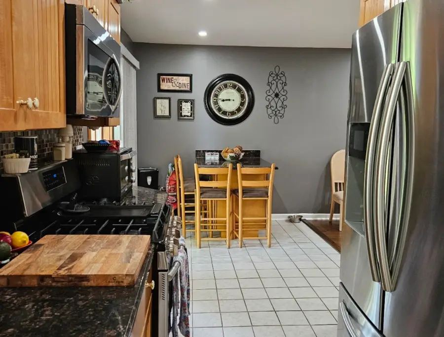 807 Kansas Street, Carol Stream, IL 60188 - #3