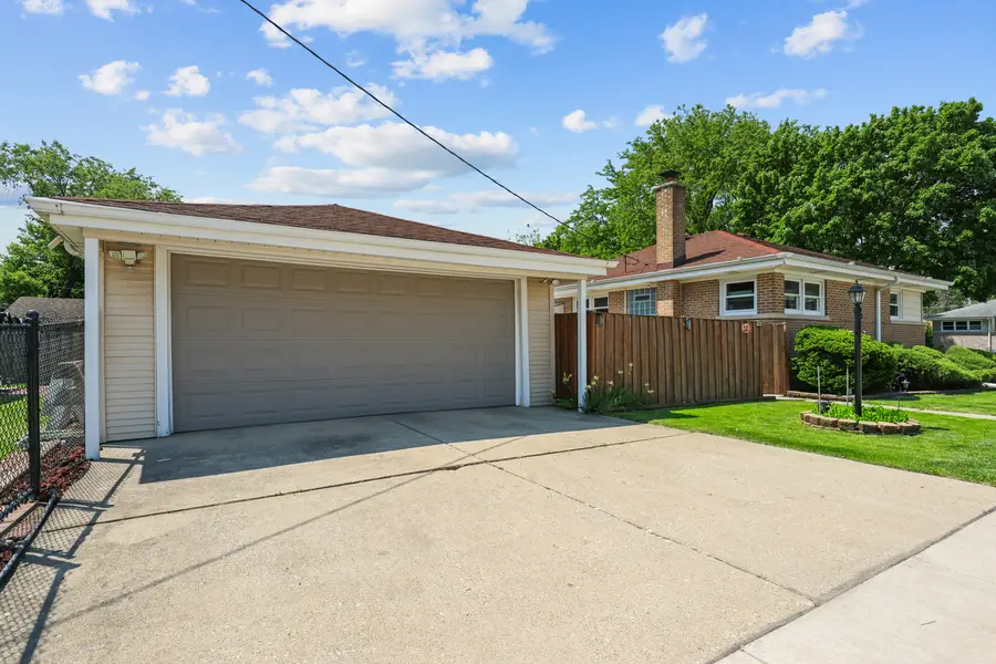 7555 N Neva Avenue, Niles, IL 60714 - #2