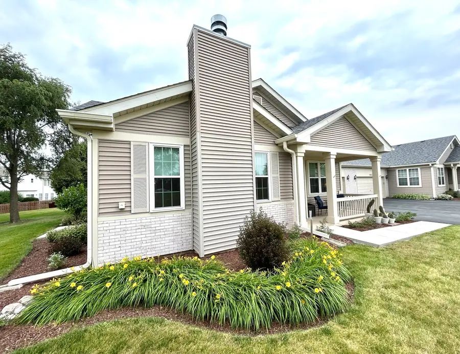 16422 Crescent Lake Court, Crest Hill, IL 60403 - #2