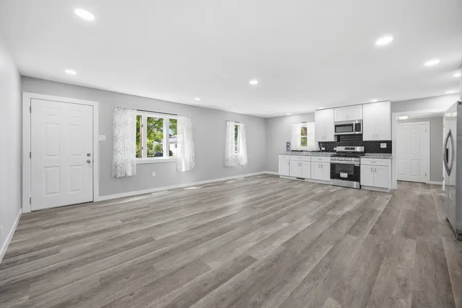 139 Birch Street, Carpentersville, IL 60110 - #2