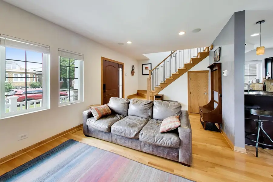 4831 W Winnemac Avenue, Chicago, IL 60630 - #3