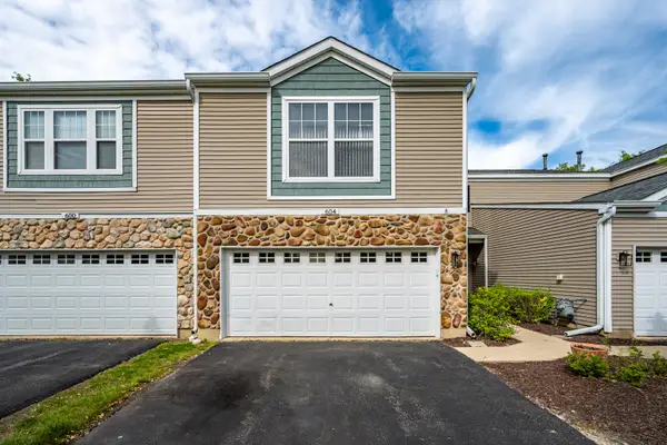604 Blackstone Court, Aurora, IL 60504