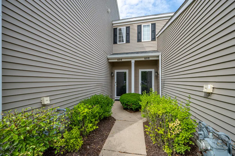 604 Blackstone Court, Aurora, IL 60504 - #2
