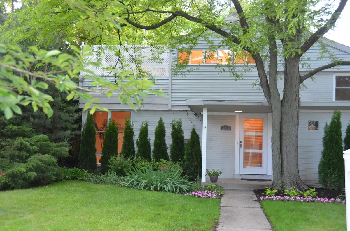 611 Roger Avenue, Kenilworth, IL 60043 - #1