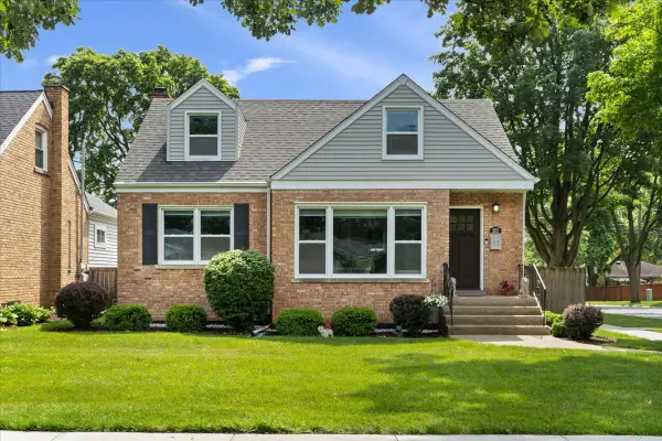 201 N Maple Street, Mount Prospect, IL 60056