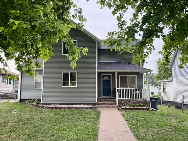 2631 Roosevelt Street, Clinton, IA 52732