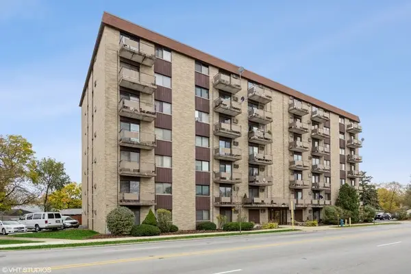 850 Des Plaines Avenue #504, Forest Park, IL 60130