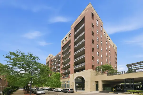 811 W 15th Place #807, Chicago, IL 60608