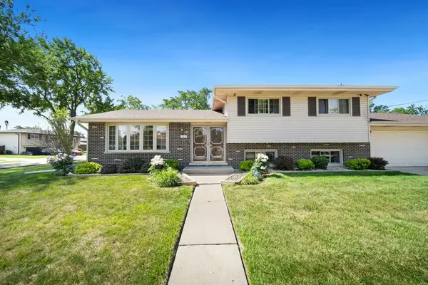 365 W Myrick Avenue, Addison, IL 60101
