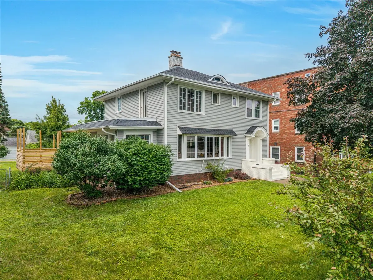 732 River Drive, Bettendorf, IA 52722 - #1