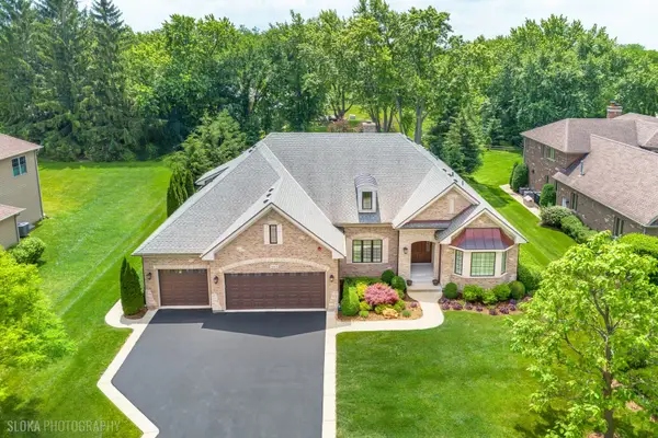 405 Fox Glove Lane, Barrington, IL 60010