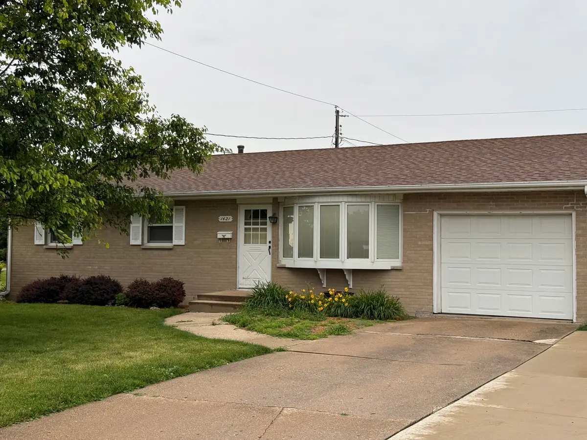 1421 25th Street, Peru, IL 61354 - #1