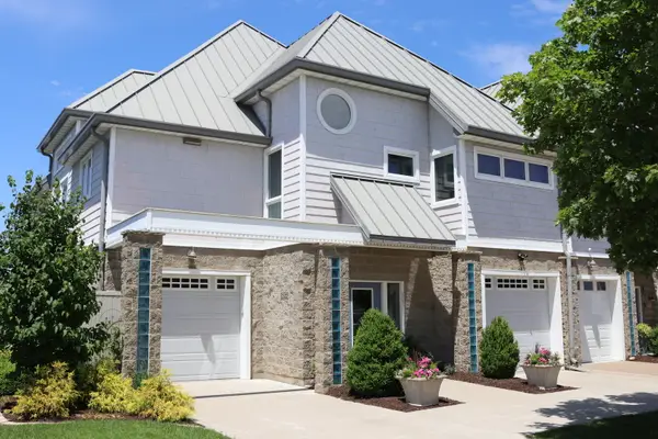 173 Beacon Harbor Circle, East Moline, IL 61244