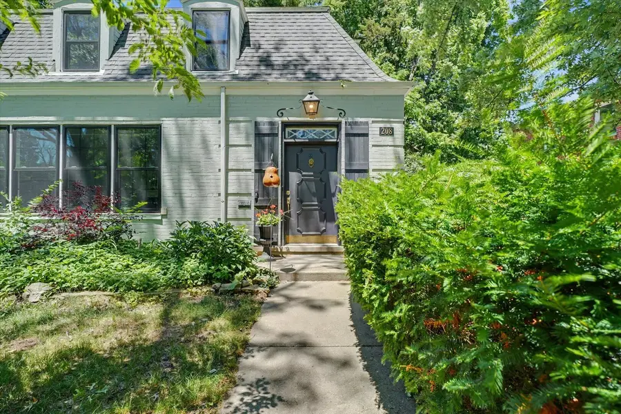208 W Florida Avenue, Urbana, IL 61801 - #3