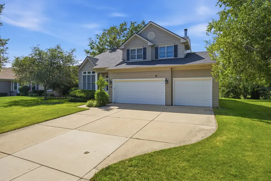 2560 Westminster Lane, Aurora, IL 60506 - #3
